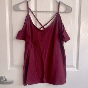 SO Burgundy Short Sleeve Cold Shoulder Top Size Small